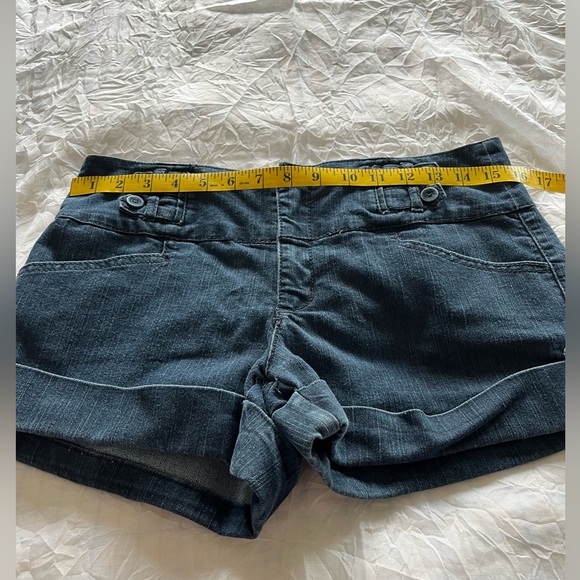 BoomBoom Jeans Juniors Low Cut Shorts - Picture 2 of 6